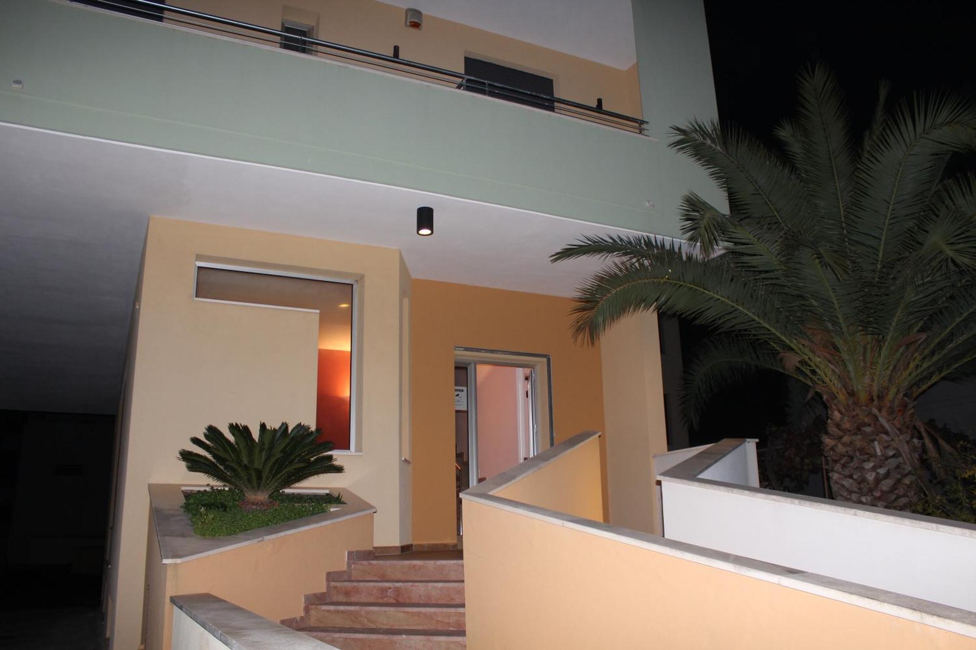 B&B Via Gallipoli Алецио Экстерьер фото