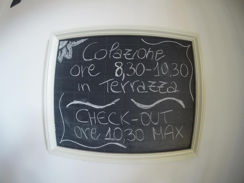 B&B Via Gallipoli Алецио Экстерьер фото