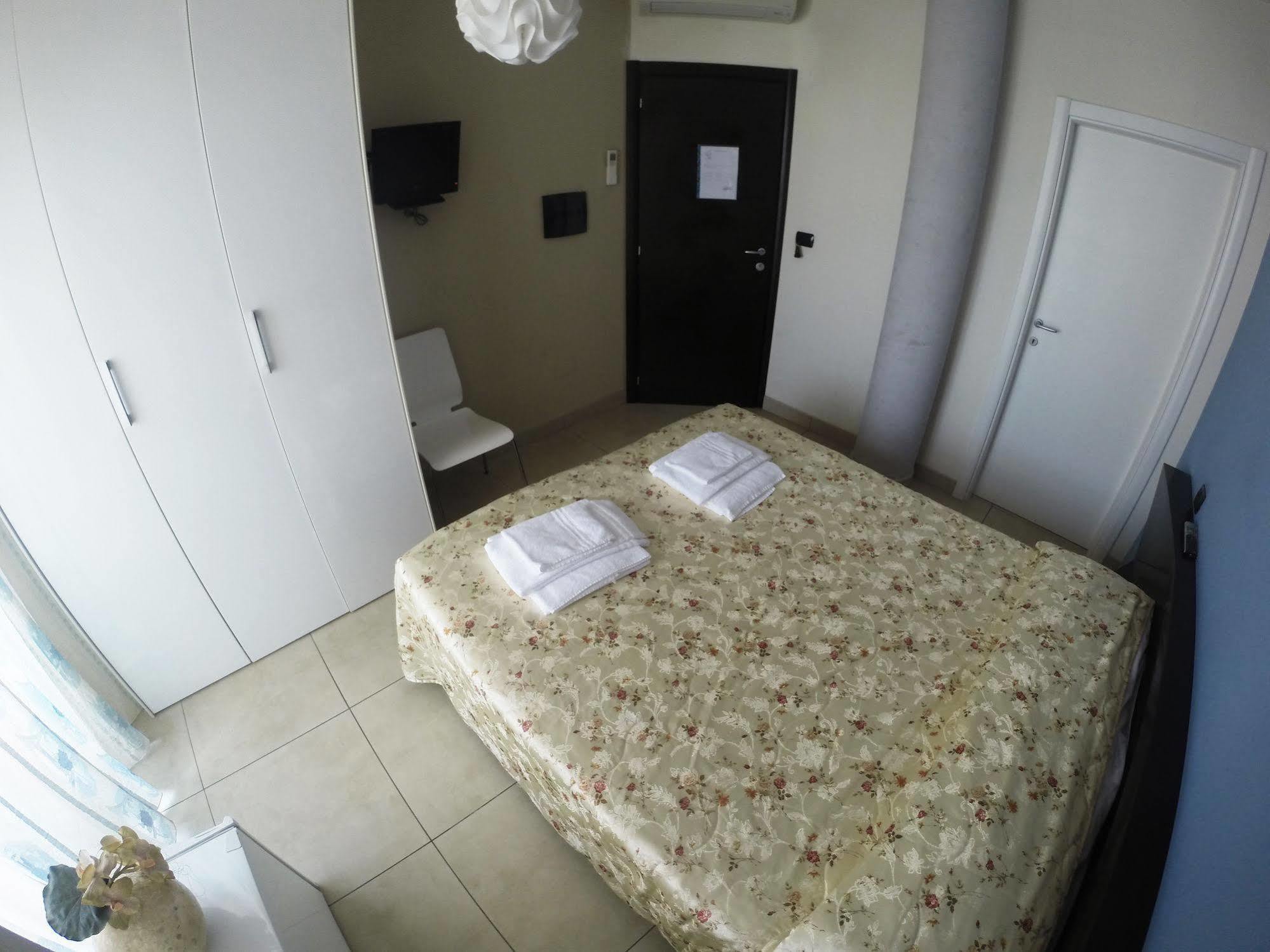 B&B Via Gallipoli Алецио Экстерьер фото